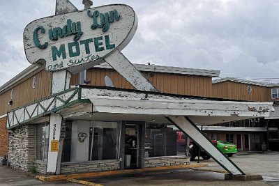 2022-02 Chicago - Cindy Lyn motel by Tom Walti 1