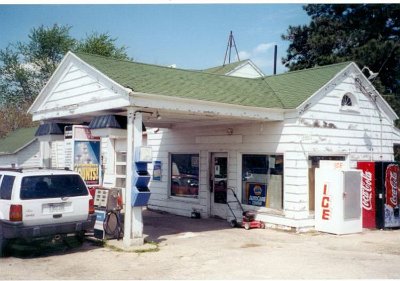 1993 Dwight - Marathon petrol station