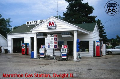 1993-09 Dwight - Marathon petrol station by Sjef van Eijk