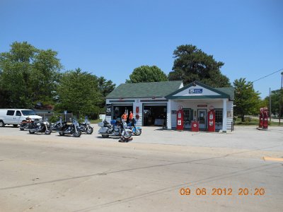 2012 Dwight - Marathon petrol station