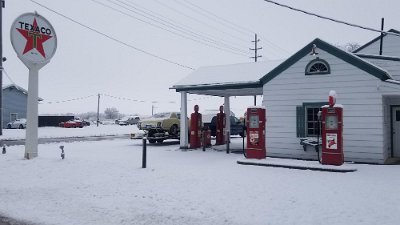 2021-01 Dwight - Marathon petrol station (1)