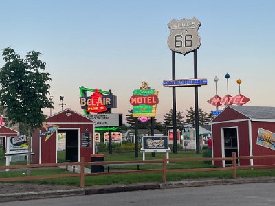 2024-05-21 Springfield - Legends Neon Park by Bryant Caldwell (1)