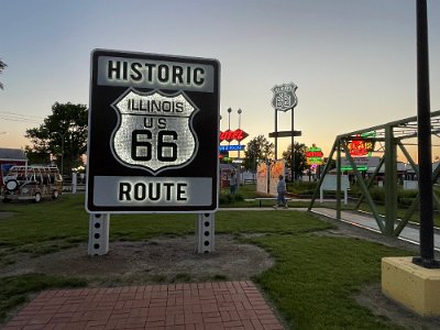 2024-05-21 Springfield - Legends Neon Park by Bryant Caldwell (12)