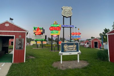 2024-05-21 Springfield - Legends Neon Park by Bryant Caldwell (5)