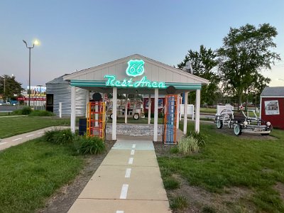 2024-05-21 Springfield - Legends Neon Park by Bryant Caldwell (8)