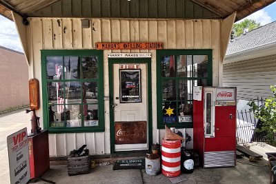 2019-05-13 Springfield - Mahan's service station by Tom Walti 2