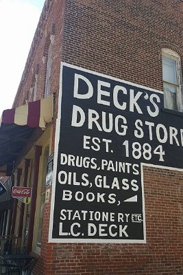 2016 Girard - Deck's drugstore (2)