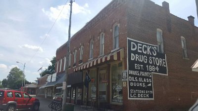 2016 Girard - Deck's drugstore (3)