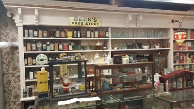 2016 Girard - Deck's drugstore (9)
