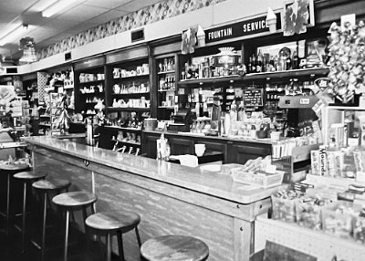 19xx Girard - Deck's Drugstore aka Docs just off 66 (10)