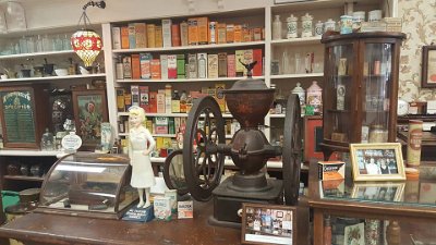 2016 Girard - Deck's drugstore (4)