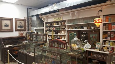 2016 Girard - Deck's drugstore (5)