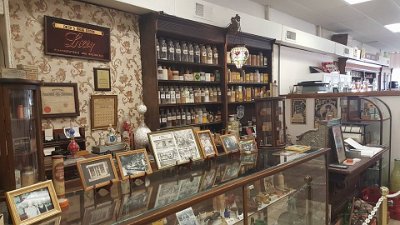 2016 Girard - Deck's drugstore (6)