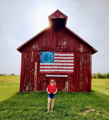 2022-07 Nilwood - 13 star flag barn