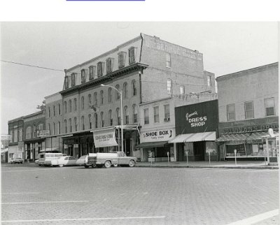 1975-10-05 Carlinville