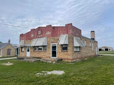 2023-05 Litchfield - Belevidere Motel and Cafe by Don Lancaster