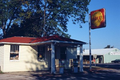 1990 Mount Olive - Soulsby Service station by Glen Norman (2)