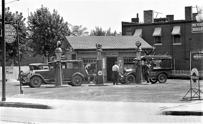 1932 St Louis - corner Gravois and Potomac street