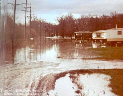 1982-12 Times Beach flood by Snadi Aulls Baysinger (1)