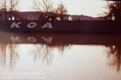 1982-12 Times Beach flood by Snadi Aulls Baysinger (10)