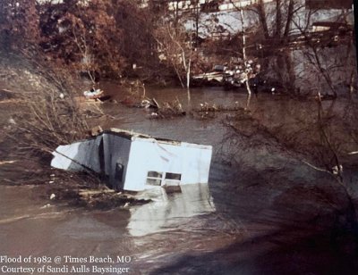 1982-12 Times Beach flood by Snadi Aulls Baysinger (14)