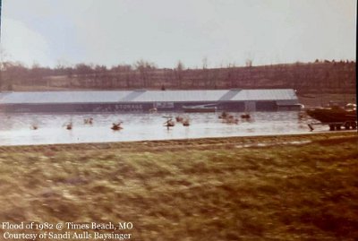1982-12 Times Beach flood by Snadi Aulls Baysinger (6)