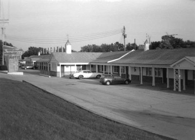 1993 Gardenway motel