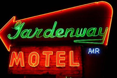 200x Gardenway motel by Phyllis Grey