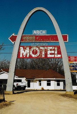 19xx St. Clair - Arch motel (2)