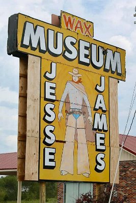 2019-07 Jesse James museum 1