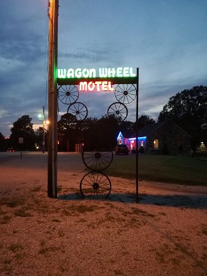 2019-09-08 Cuba, Wgaon Wheel motel (13)