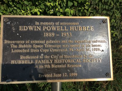2019-09-09 Marshfield - Hubble monument (3)