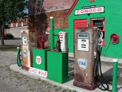 2009 Commerce - Alien Filling Station (5)