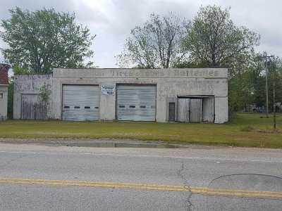 2017-05-10 Afton - old garage (1)