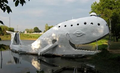 2011 Blue Whale is white (primer coating) 3