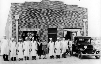 19xx Tulsa - Mann Grocery - Obie mann is the tall gentlemen on the left