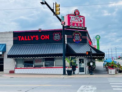 2022-05 Tulsa - Tally's by MB Tomaszewski