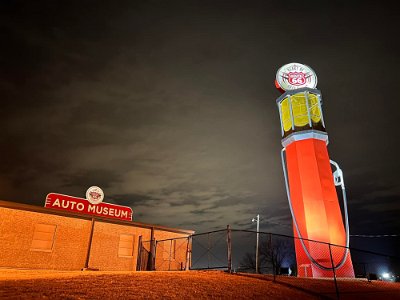 2022-03 Sapulpa - Route66 auto museum by Lina Holmes