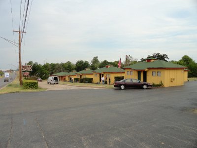 2011 Lincoln Motel (3)