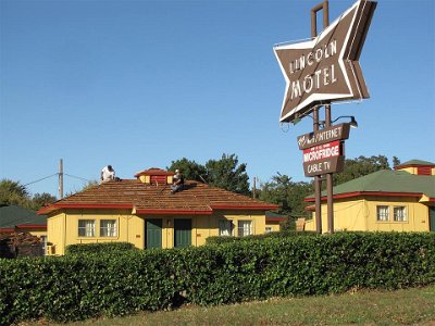 2014-10 Lincoln motel2 (1)