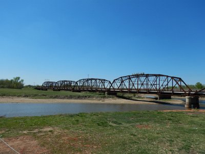 2023-04-123 Lake Overholser bridge with bridge inspectors by Okla Moni 2