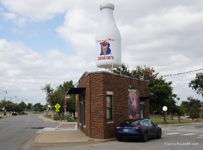 2021-10 OKC - Braums milk bottle grocery