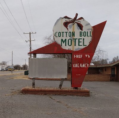 2022-01 Cotton Ball motel by Bev Kielsmeier Campbell