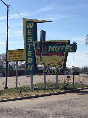 2019-02 Sayre - Western motel (2)