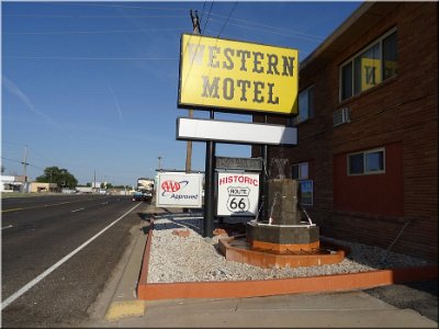 2015-09-03 Shamrock - Western motel (17)