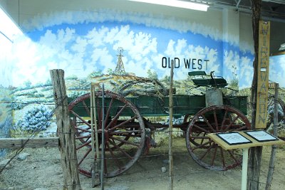 2013-06 McLean - Barbed Wire Museum (36)