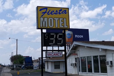 2019-06-01 Amarillo - Fiesta motel by Tom Walty