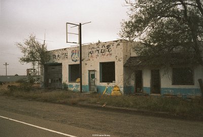 2019 Old Route66 garage Expired Kodak Ektar 25, Yashica Electro 35cc, 35mm f/1.8 lens