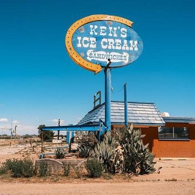 2021-11 Tucumcari - Ken's icecream