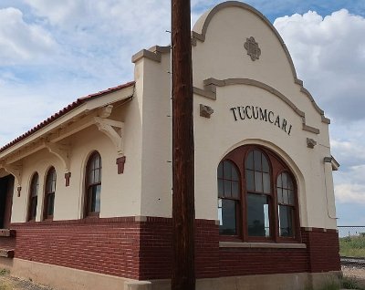 2021-04 Tucumcari train station 2